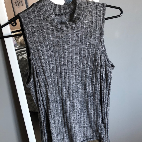 Grey shirt - Picture 2 of 2